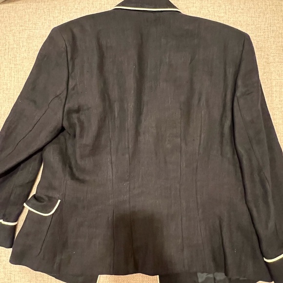 DKNY Size 10 Black Blazer with White Stripes and Size 10 Skirt - Picture 5 of 8